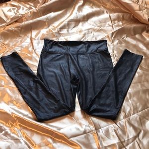 🌺🌺🌺SERRA faux leather look leggings🌺🌺🌺